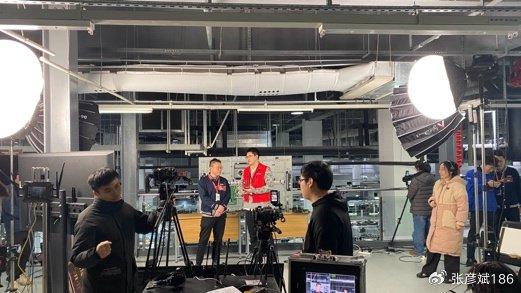 京东采销走进长虹5g工厂 揭秘智能制造的未来